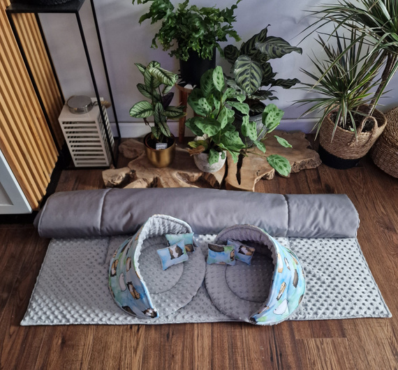 Mata do klatki dla świnki, jeża 110x50 wodoodporna czarna